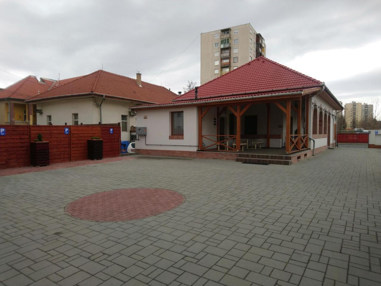 Pizza Tábor Apartman Miskolc Exterior foto